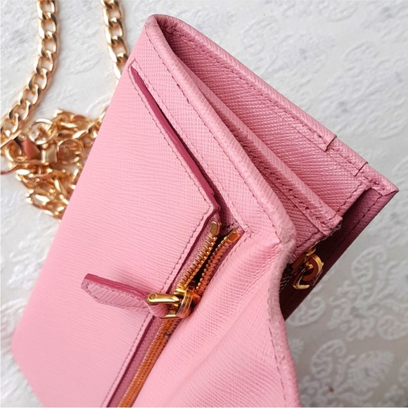 Prada Stunning Wallet/Cross body! - Picture 3 of 16